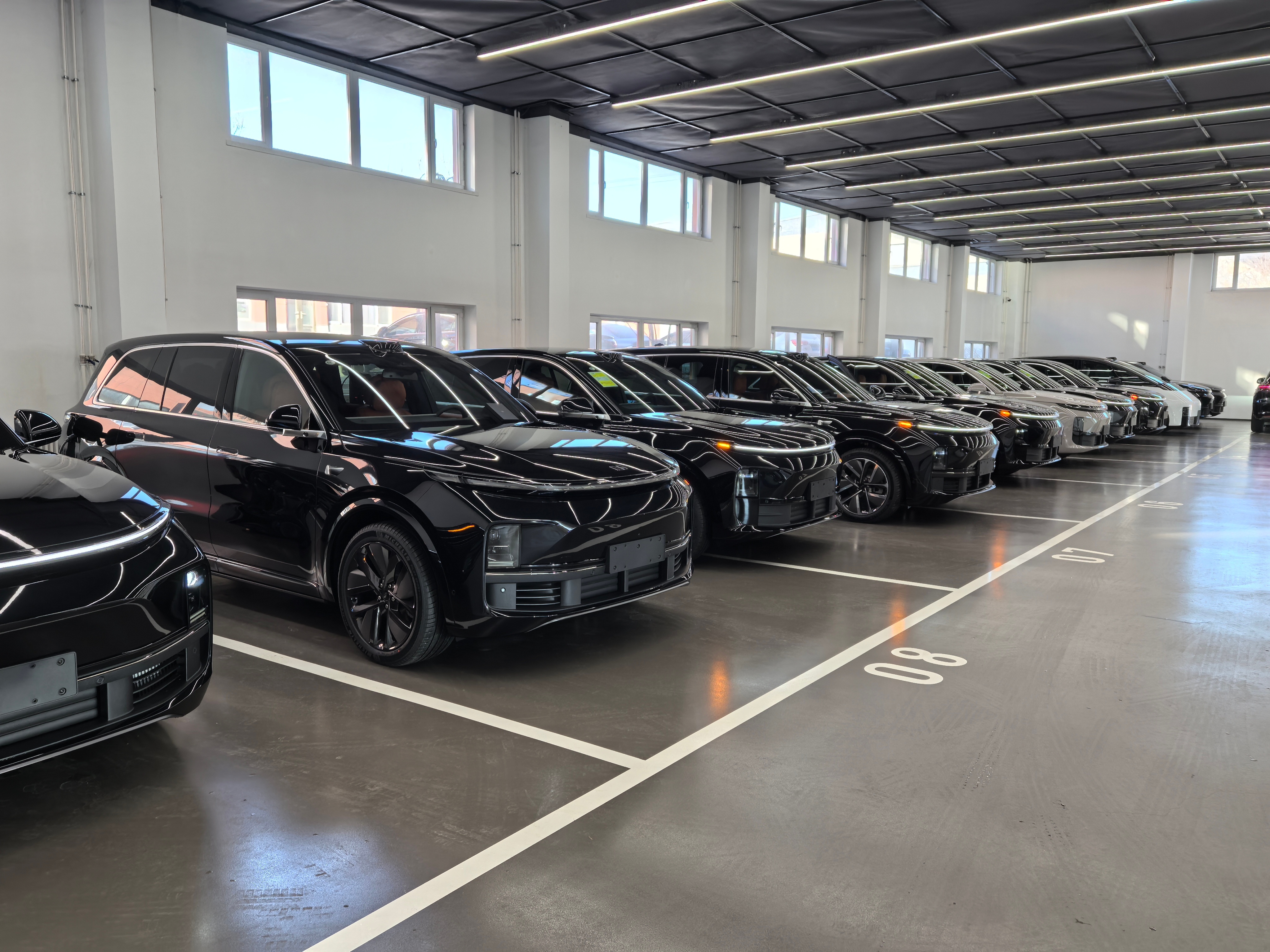 来理想交付中心提车院子里都是两天内要交的车听说大连一个月交五六百台沈阳一个月交一