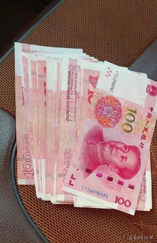 昨天晚上我正在厨房里剥毛豆呢，我娘家弟弟打电话来了，支支吾吾了半天，才说孩子住院
