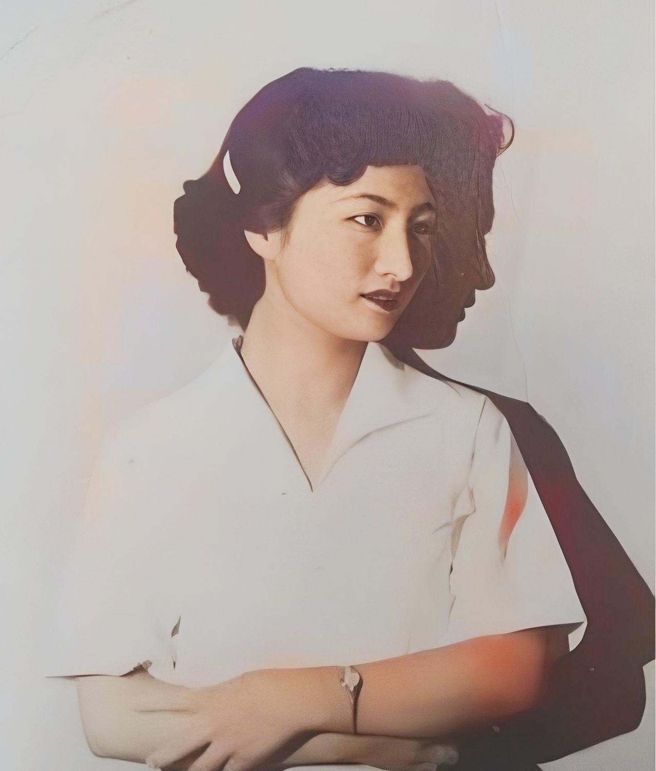 1978年，一伙人突然闯入一户农家，将家里的女人带走，正当女人的丈夫一头雾水的时