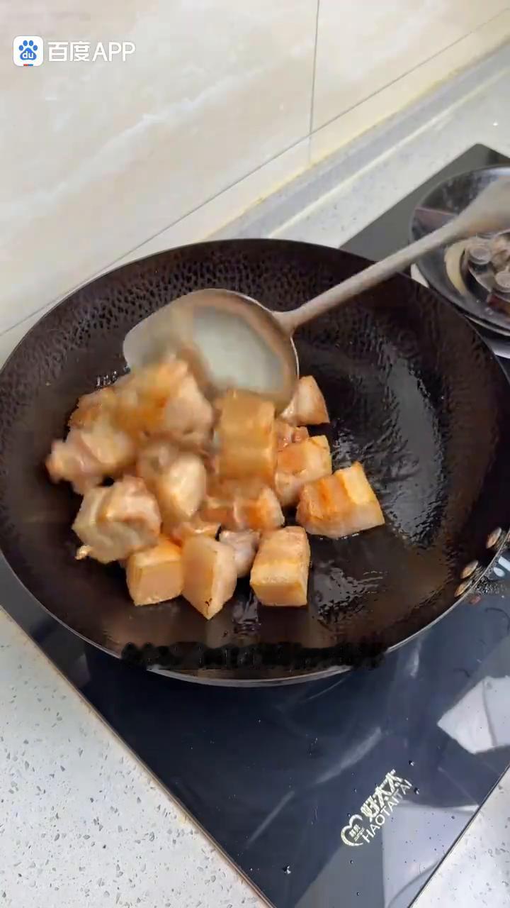 来看看九零后山东媳妇给公婆做的肉夹馍搭配酸汤丸子能有多好吃？做的多好，跟卖的比卖