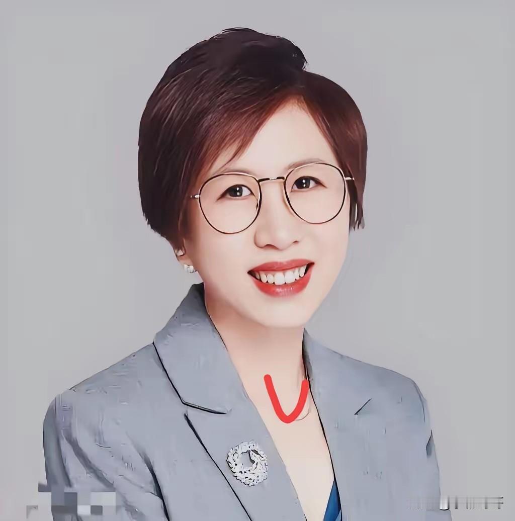 赵宏这个人，完全不经扒

因为一扒你就会发现，她那套左右逢源的言辞，在互联网记忆