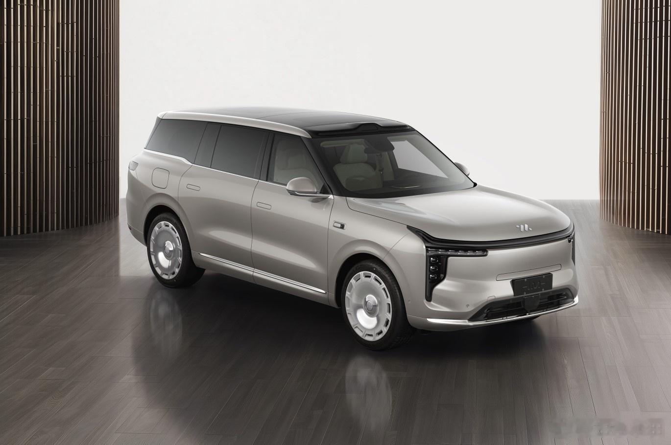 智己LS8申报图长宽高5085x2000x1807mm，轴距3060mm插电混动