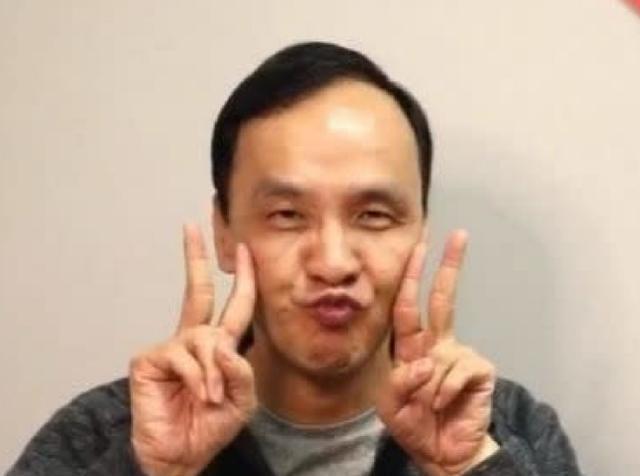 中国大陆要清醒了。台湾只要有马英九，朱立伦，洪秀柱，想实现和平统一，有点难，这三
