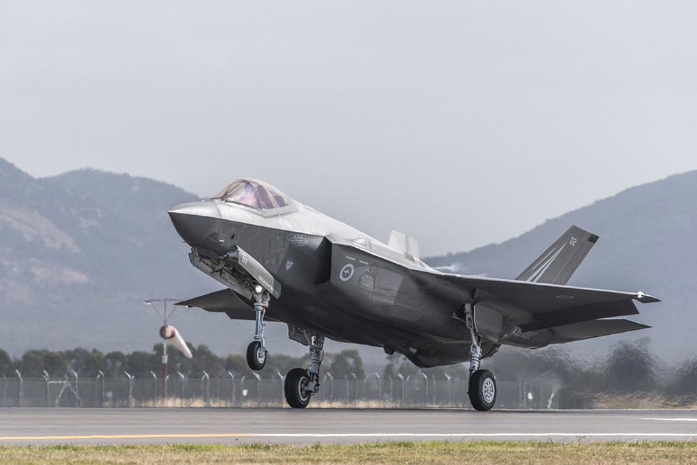 飞机独立研发制造的最高成就:
美国 F35
中国 歼20
俄罗斯 苏57
法国 