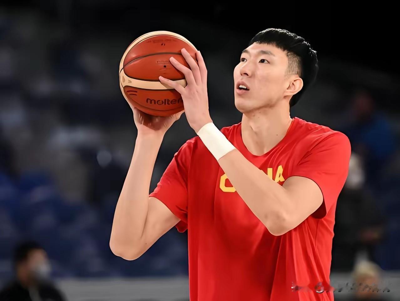 聊聊周琦！仁者见仁智者见智，周琦是一个颇有争议的球员

★世预赛的表现！有人说，