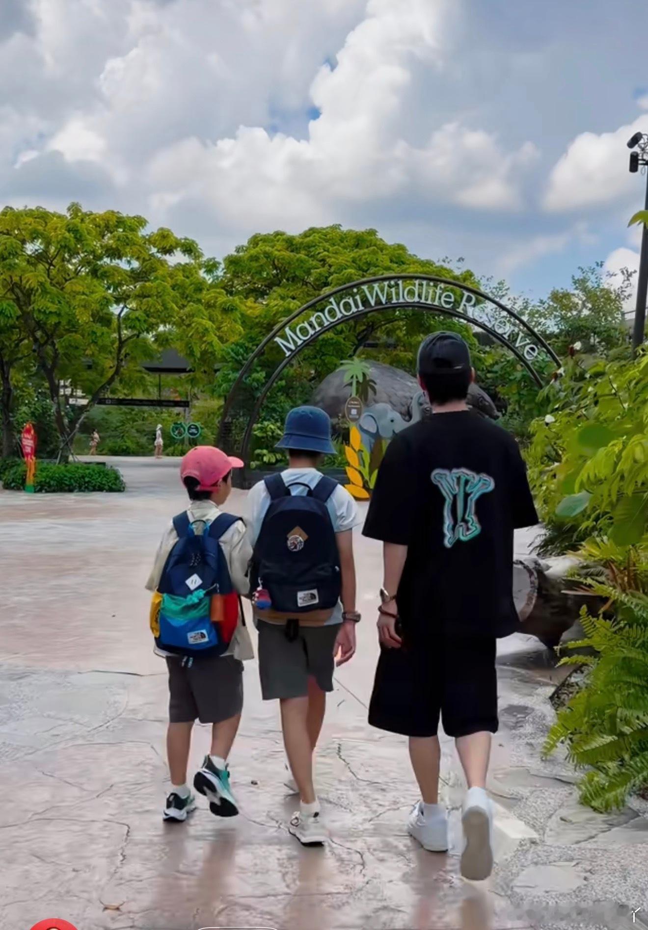 生生和宝宝，就差一个书包🎒