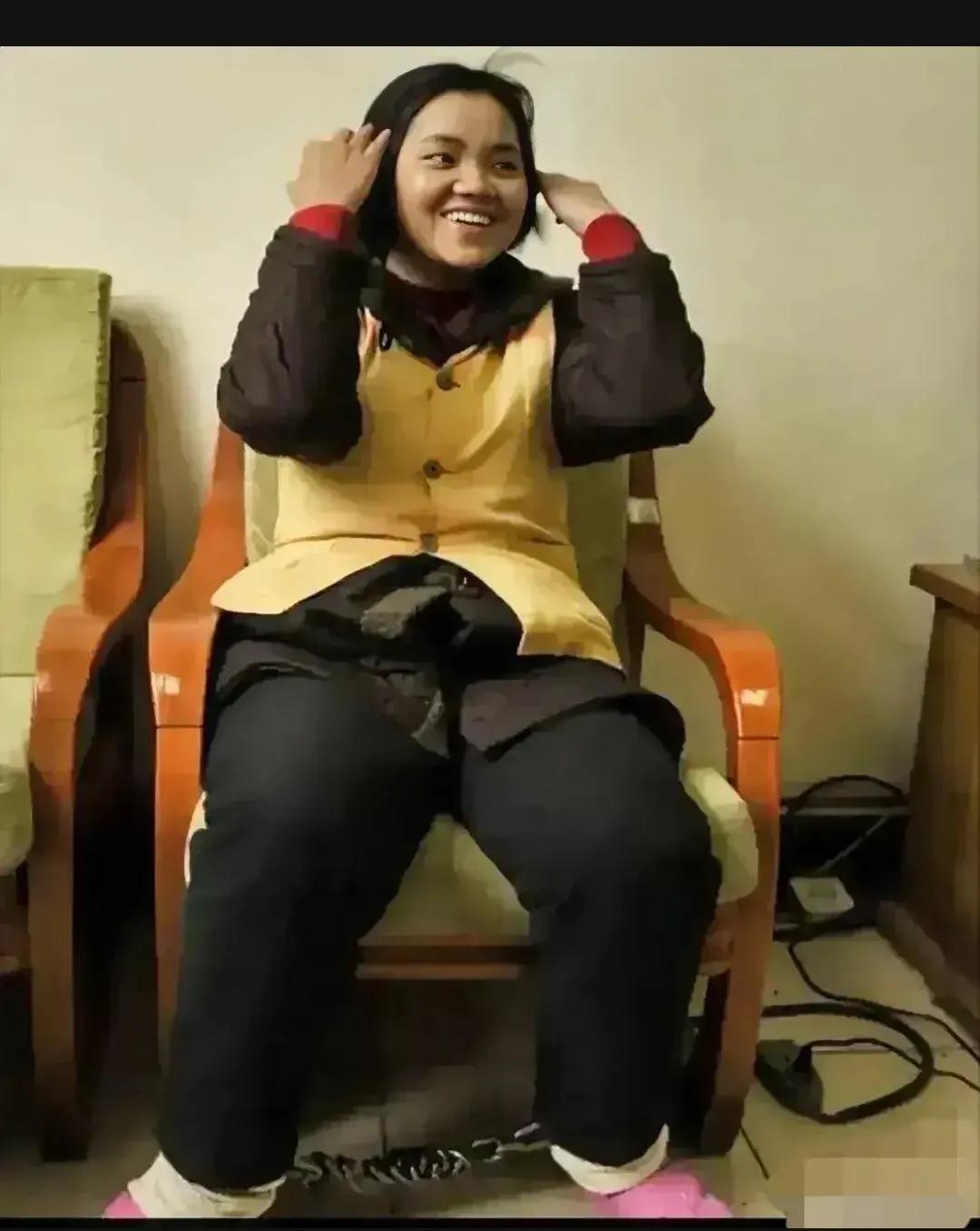 2011年，一个名叫杨菊芬的毒贩子，被警方抓获并关押在了看守所里，在看守所里，她