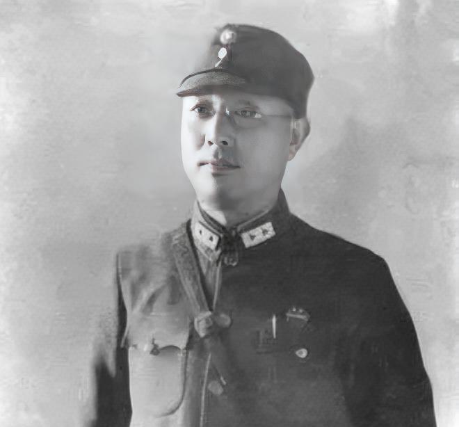 1949年，国军中将张轸率部起义，毛主席给萧劲光等人发报：“抽调两个师，让张轸当