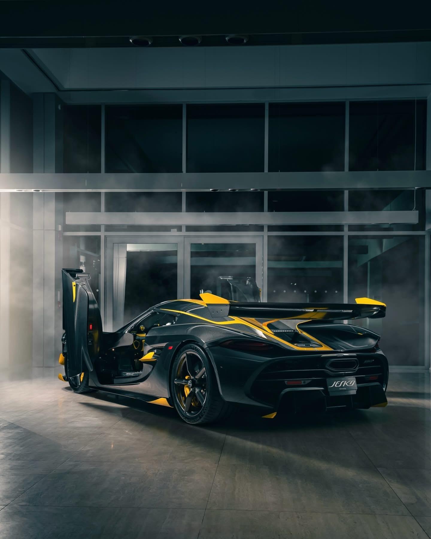 🖤🖤🖤黑金纯碳💛💛💛科尼赛克Jesko Attack🚀🚀🚀 