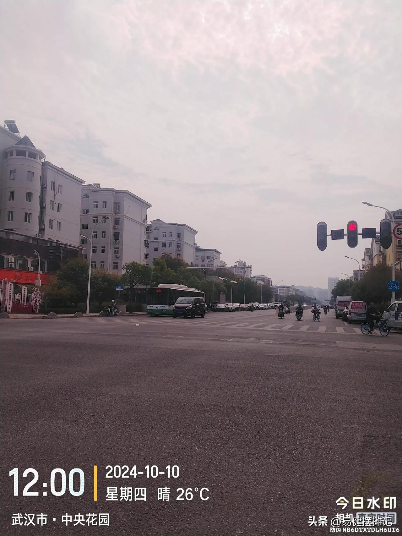 高楼大厦是因为人口密度太大，武昌南湖的小高层其实也挺美
2000年前后武昌南湖“