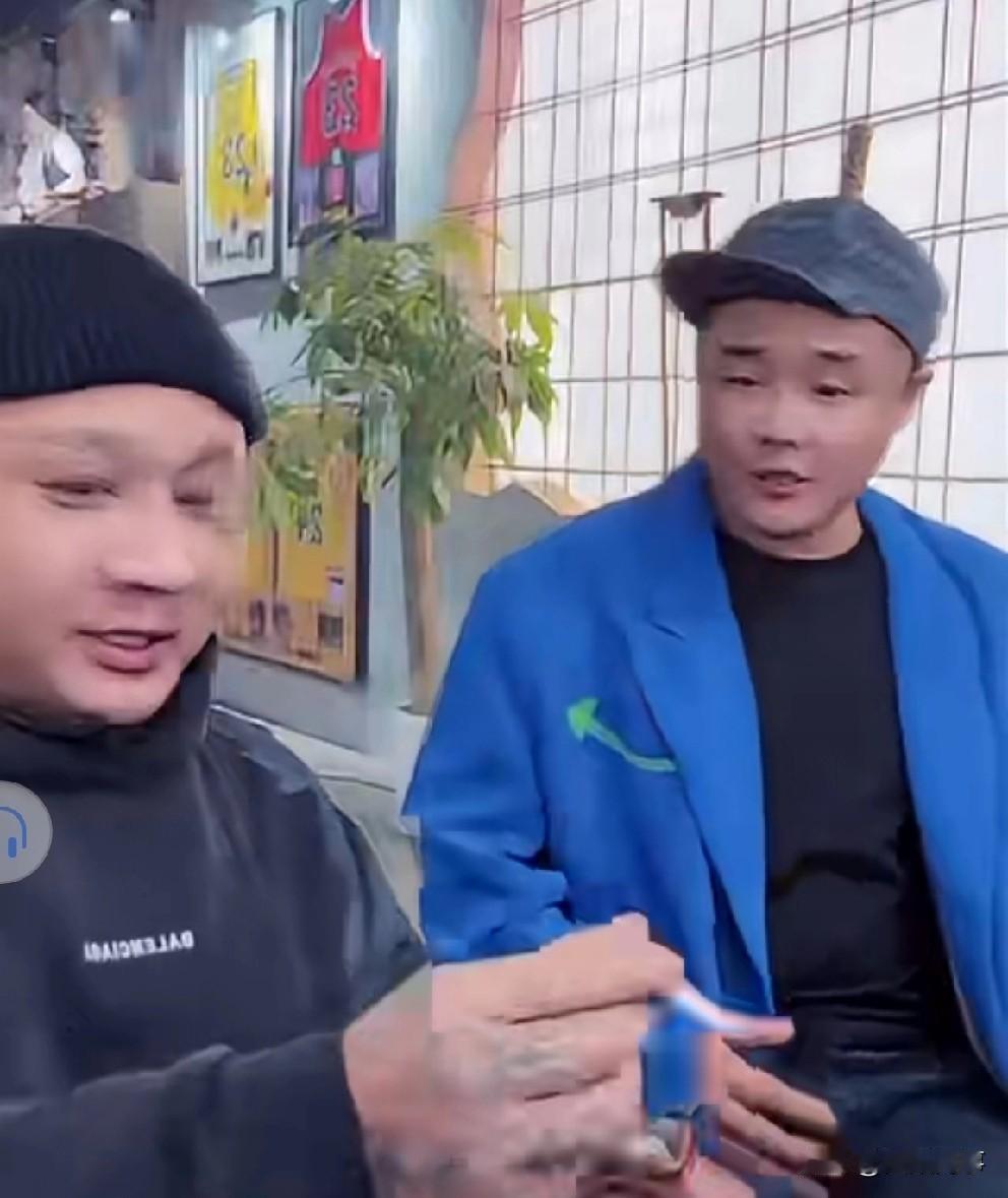 大地愿意跟方丈在一起，如果不嫌弃我，不是丈哥的累赘，我愿意在这待着，因为合财舒服