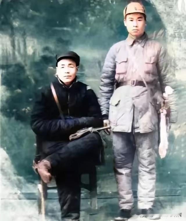 1942年8月，鲁中军区战斗英雄柏广恩孤身一人去策反伪军队长周挺。坐下来没谈多久