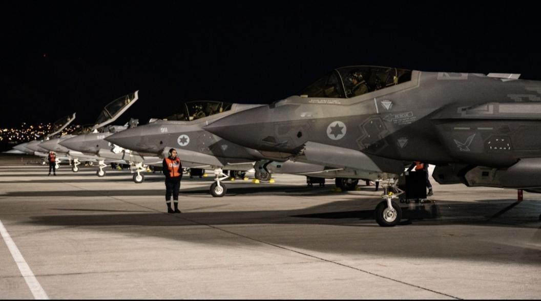 美军的B52战略轰炸机和F35隐身战机已经进入伊拉克基地，威慑伊朗

特朗普的委