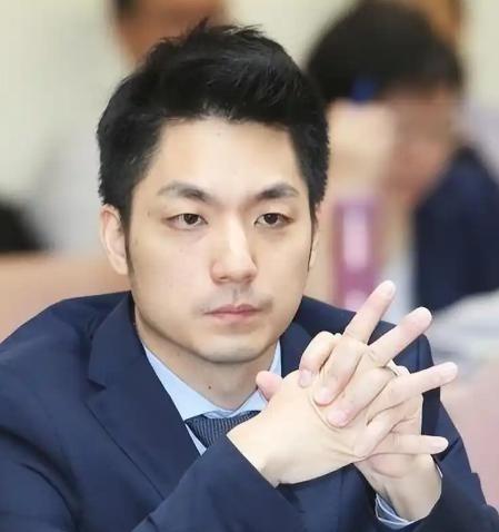 台北市长蒋万安撂了句狠话！他表示，如果大陆军机继续在台海绕飞演习，他就要停掉创办