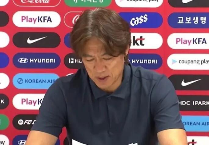 洪明甫把“辞职”二字主动说出口的瞬间，等于亲手把锅盖在了自己头上。他当然知道，世