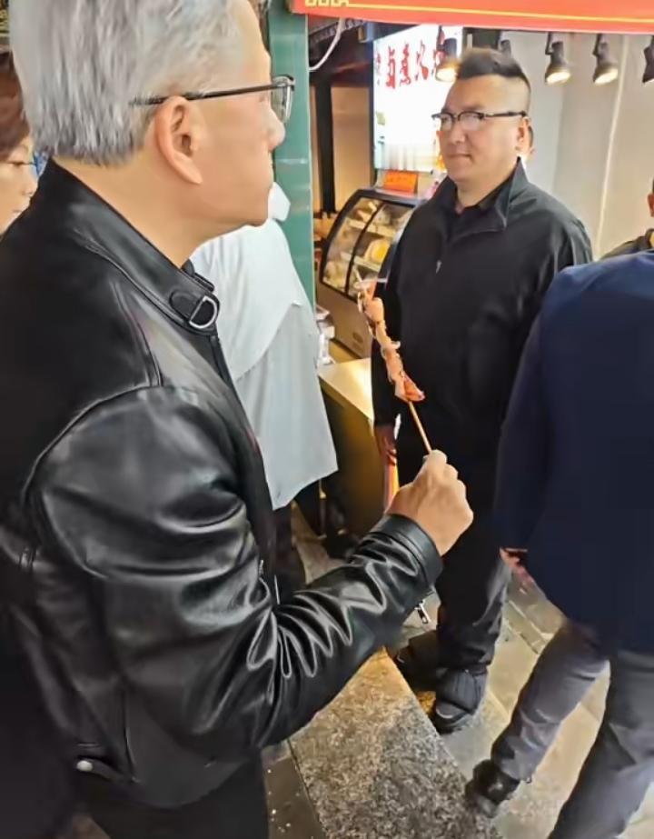 吃串的这个，看着是个普通人，财富排第几？