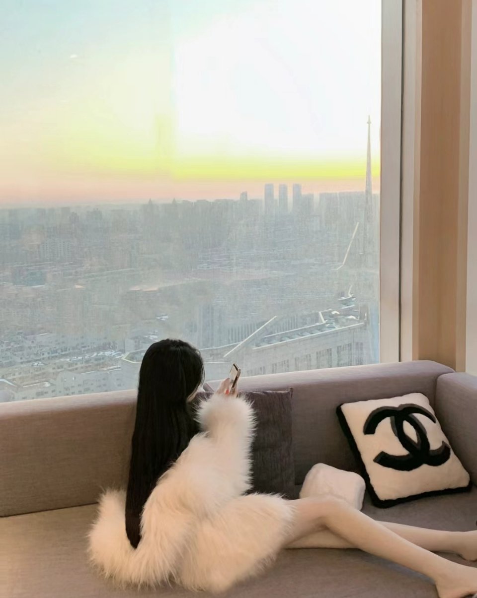 话不能随口 事不能从心 人不能随意 渐渐的就活成了一个不快乐的大人 .#日常分享
