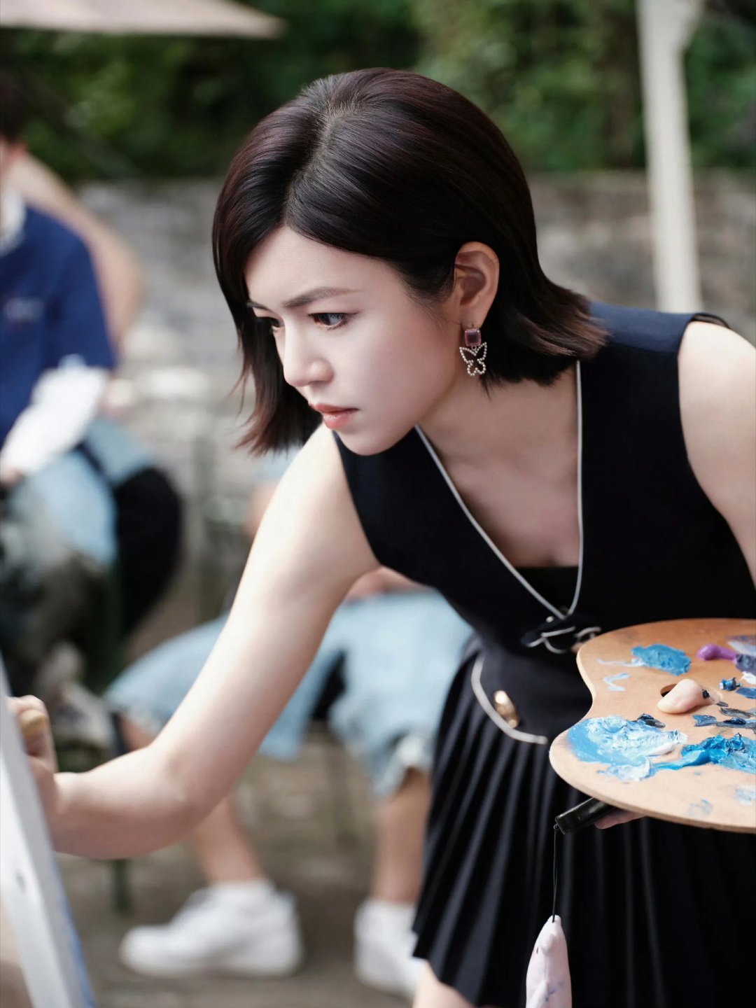 谢谢姐妹提醒，买了一本杂志，大家快去冲啊！微博搜索『精品传媒旗舰店』店名，下单，