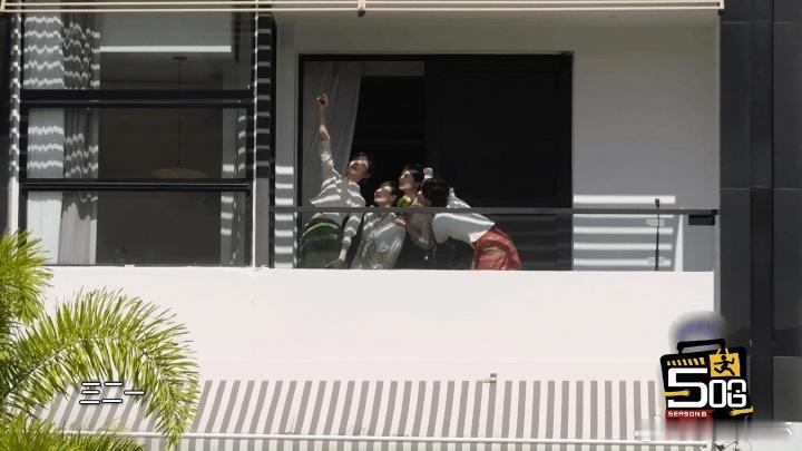 陶昕然说我可以不要脸哈哈哈哈哈 夏梦没进镜头，陶昕然只有半张脸，她来了句“我可以