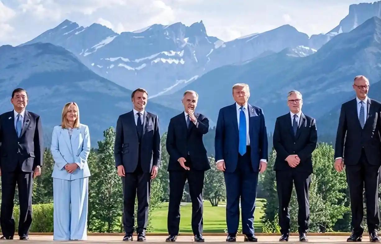 G7集团现在已成蹩脚的小媳妇，马克龙里外难做人。
七国集团从建立到现在已近五十年