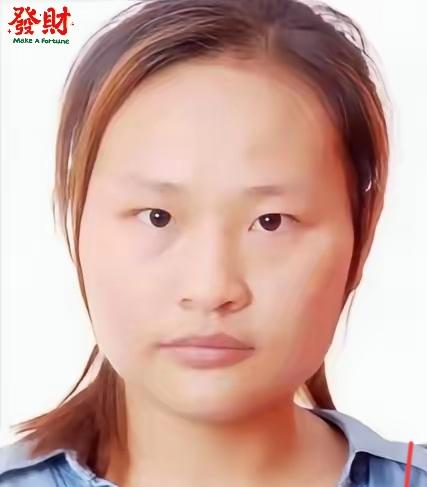 被弃女婴遇光棍养父，三十年报恩泪洒人间，恩情远胜血脉
 
她出生起就被父母抛弃，