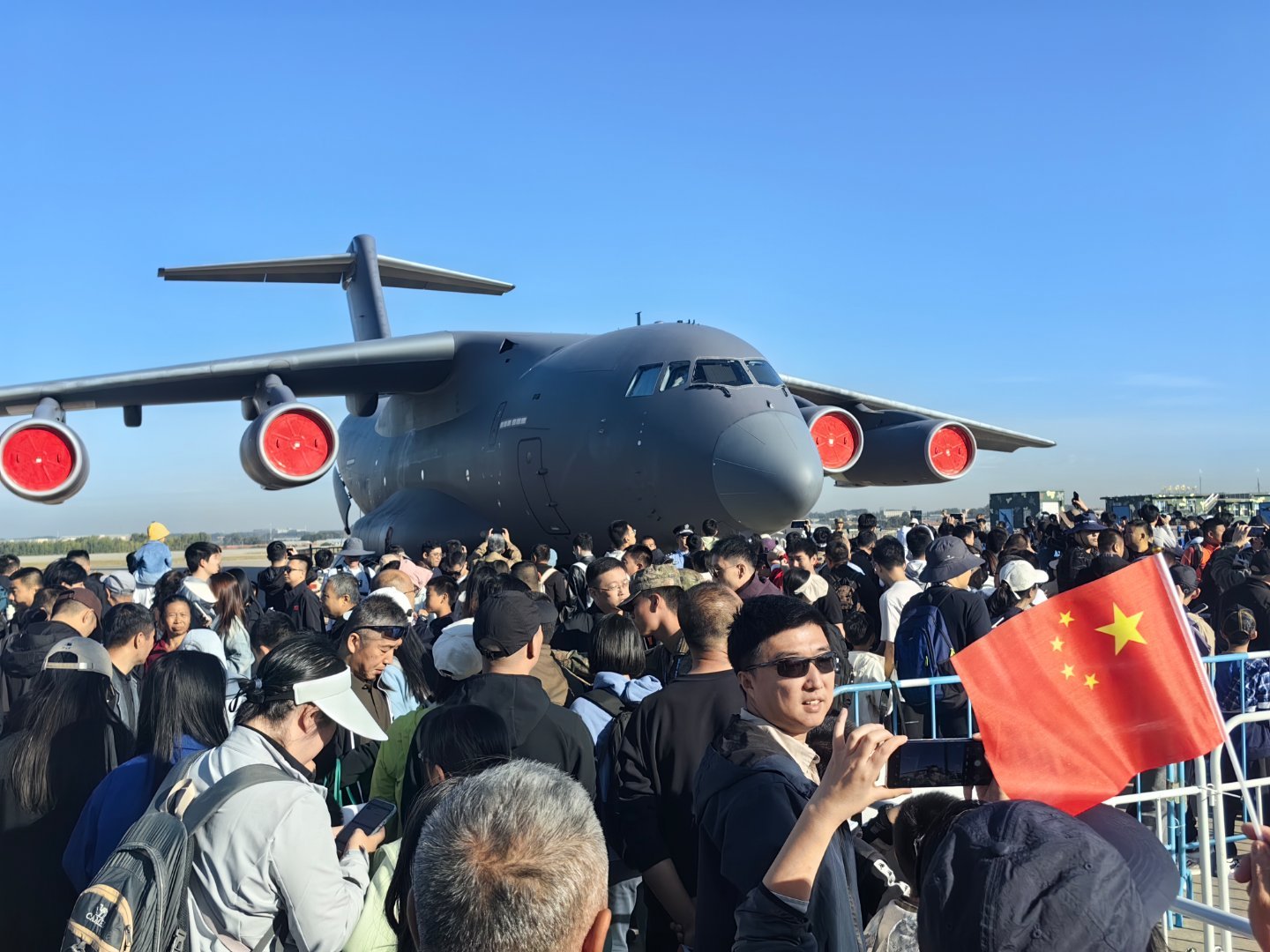 看航展必须早来 静态展大家都来看“胖妞”长春航空展 ​​​