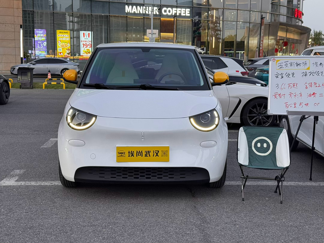 我和我合伙人的车我的车19年5月上牌超级早期款银色边盖现在3440km最近油价太