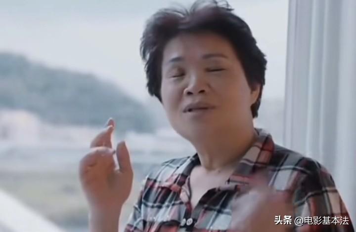 舒淇妈妈毫不避讳曾经虐待过舒淇，说舒淇那时候太小太皮所以才经常打她，而且舒淇妈妈