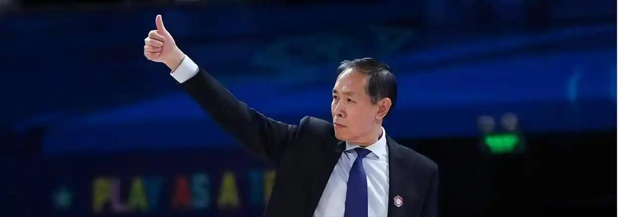 王仕鹏赛后点出杜润旺的问题横移速度跟不上，这话刚说完没多久，许利民就抓住这点，让