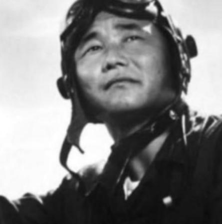 1965年，飞行员高长吉竟不顾伟人的禁令，直接击落越界挑衅的敌机，谁料，这竟让空