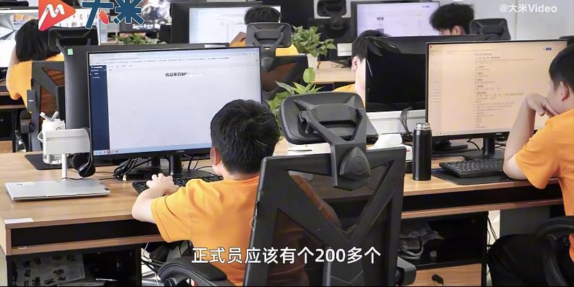 在安徽合肥，一位90后姑娘杨甜甜用了五年时间，把自家公司改造成了一个温暖的助残就