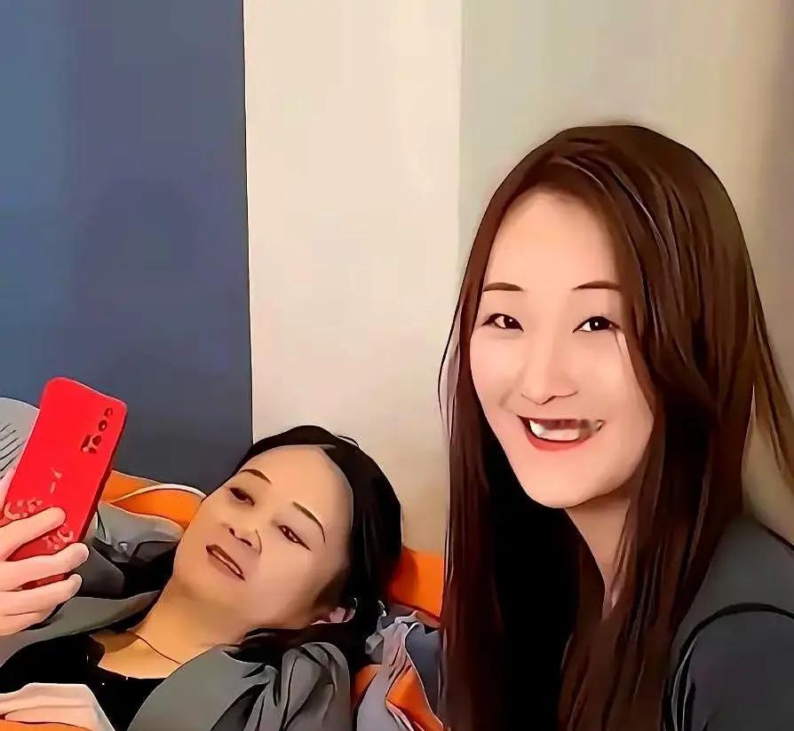 她离婚了，粉丝不降反升286万！
这女人，凭啥把一地鸡毛，硬生生砸成了六位数报价