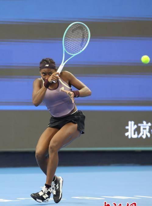 10月6日，中国网球公开赛女单决赛，美国小将高芙20横扫捷克选手穆霍娃，首次拿下