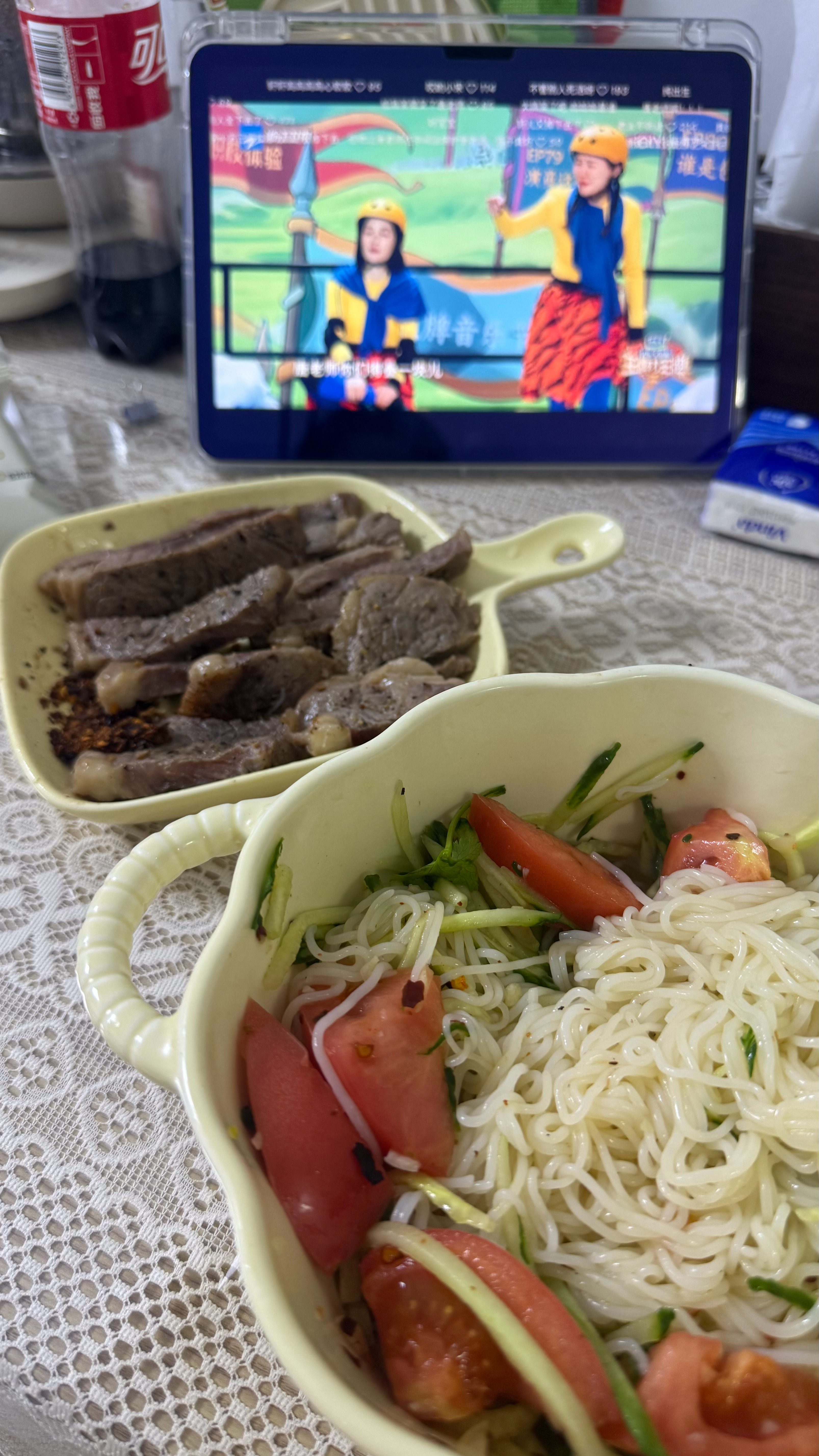 今儿立冬 没吃上饺子但是俺们母子俩也对自己好好的立冬吃饺子 ​​​