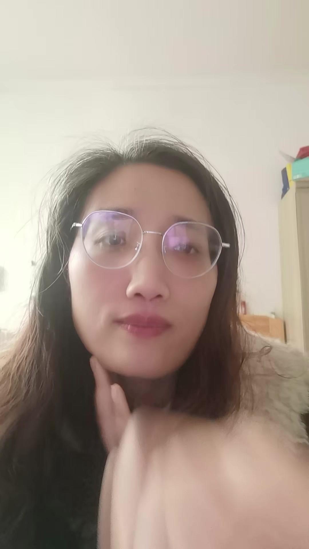 发现宝藏主播！兰知春序珍珍拍过短剧？镜头感绝了！
最近刷到兰知春序的珍珍，真是越