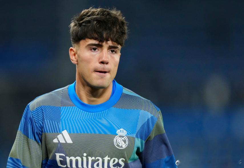 名记罗马诺在其YouTube频道中谈到皇马小将巴尔德佩尼亚斯，罗马诺说道：“让我