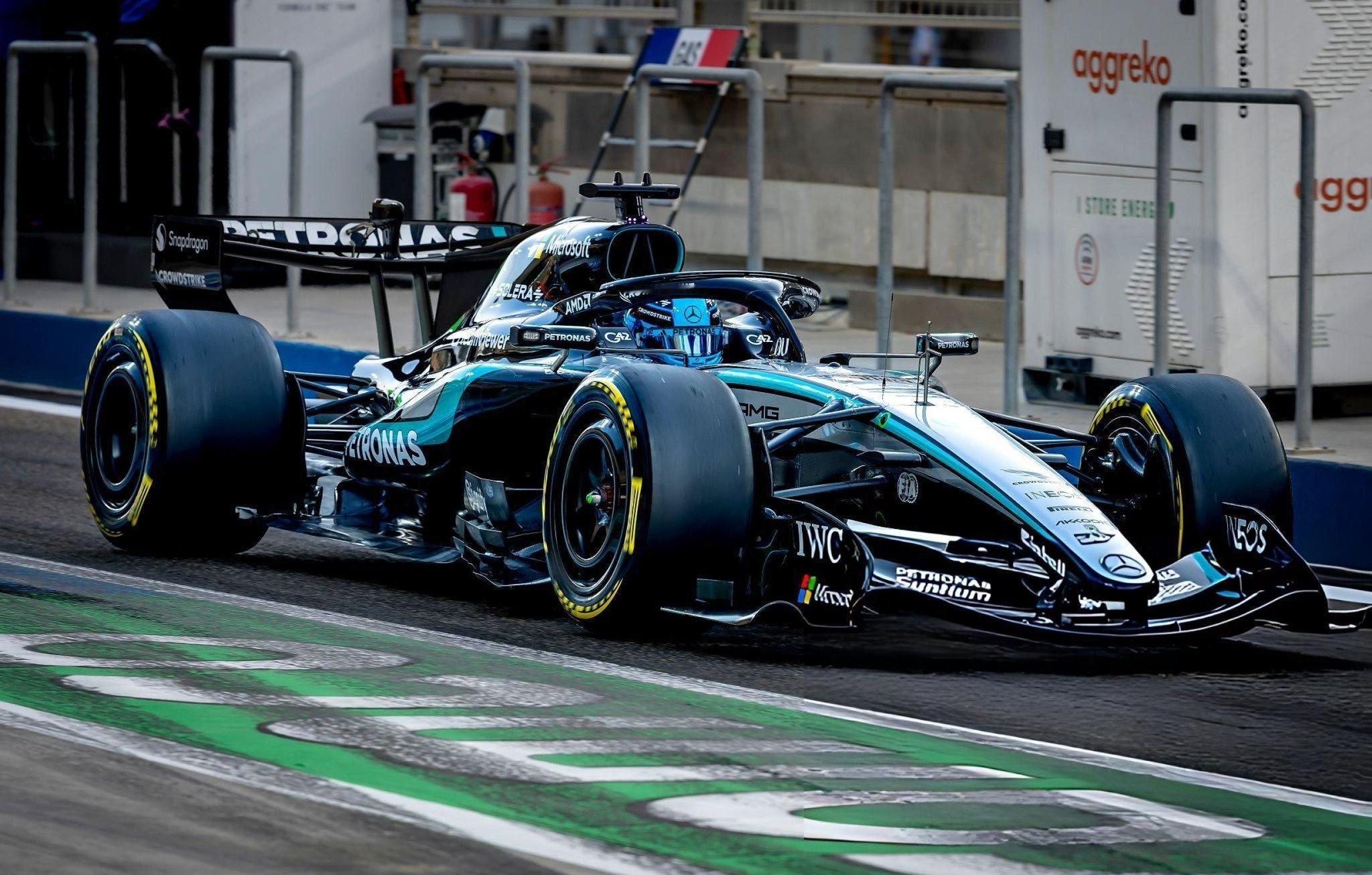 拉塞尔再次刷新F1巴林季前测试第一轮的全场最快单圈1:33.918F1赛车202