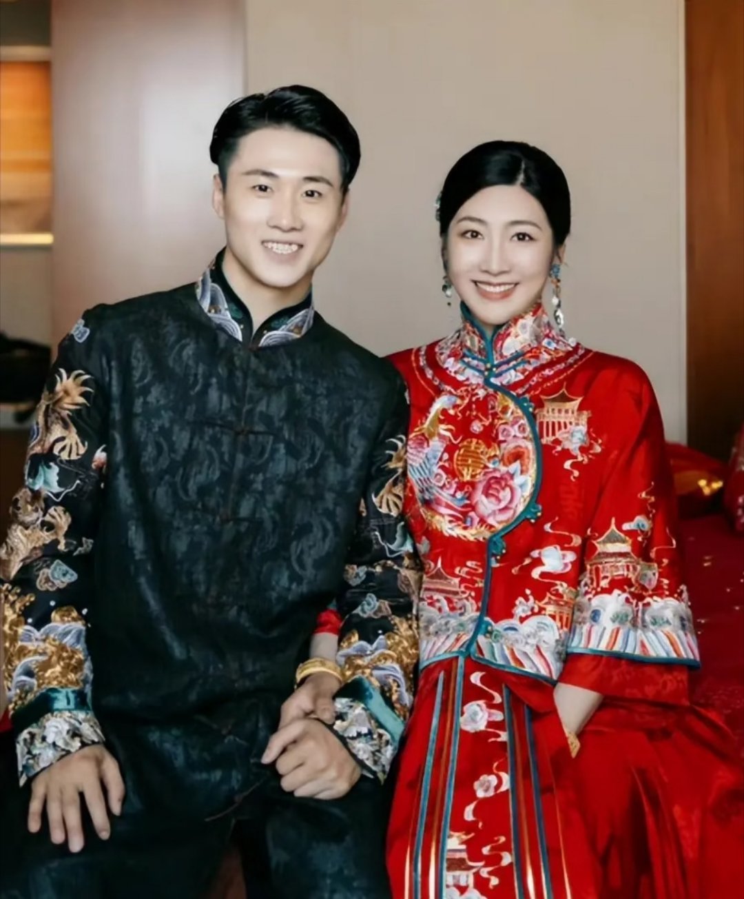 这也太甜了吧！夺冠奖金直接变成过节费，妥妥的把最好的都给对方，又实在又暖心，这才