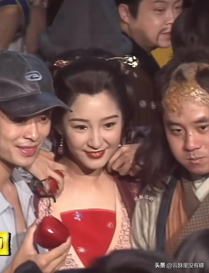 97版《天龙八部》被当年的“阿姨们”惊艳到了。

小时候眼里只有王语嫣，觉得那才