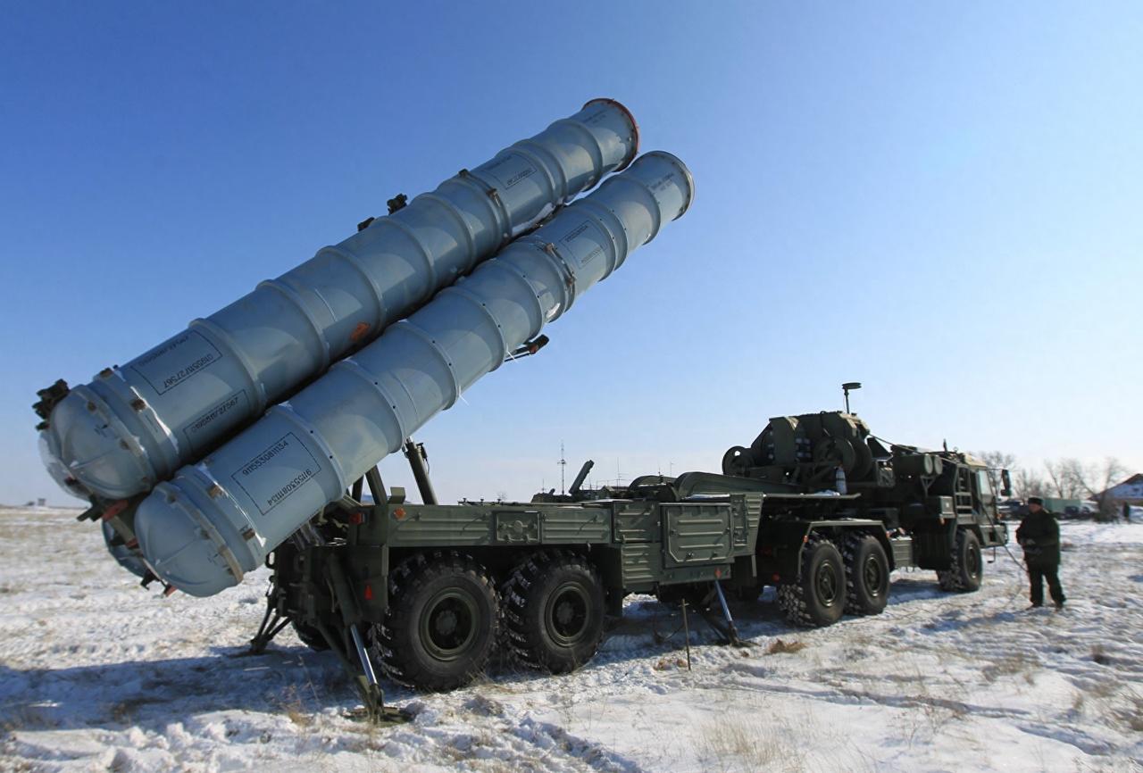 300公里外打掉敌机！S-400一战封神，印度砸钱速度比导弹还快
300公里外，