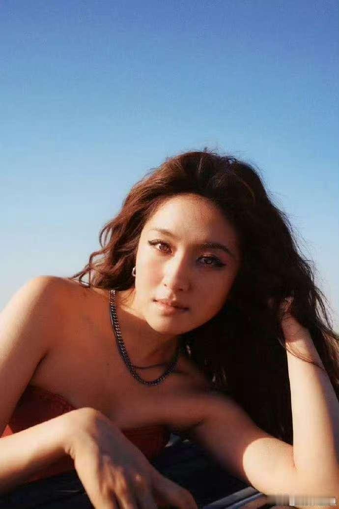 李兰迪[超话]导演大家期待一下李兰迪的释放迷你剧喀什古城《喀什古城》杀青消息超棒