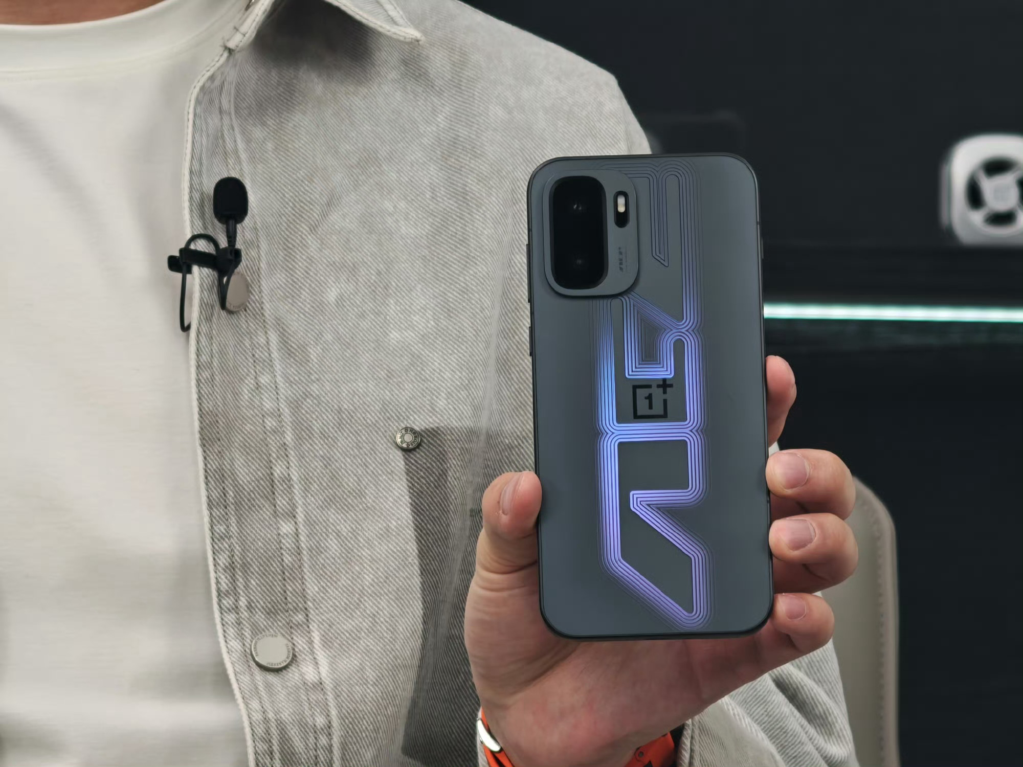 一加Ace6至尊版，天玑9500、165Hz电竞屏、8500mAh大电池、100