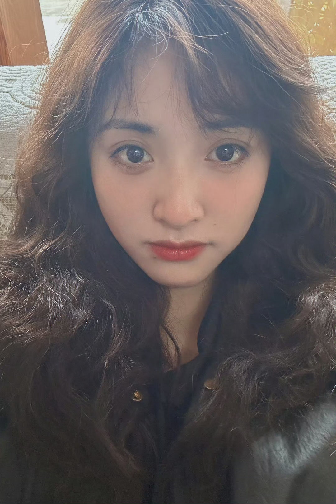 #沈月港风卷发#港风卷发的沈月直接美晕我[awsl]卷发更添几分妩媚，什么风格都