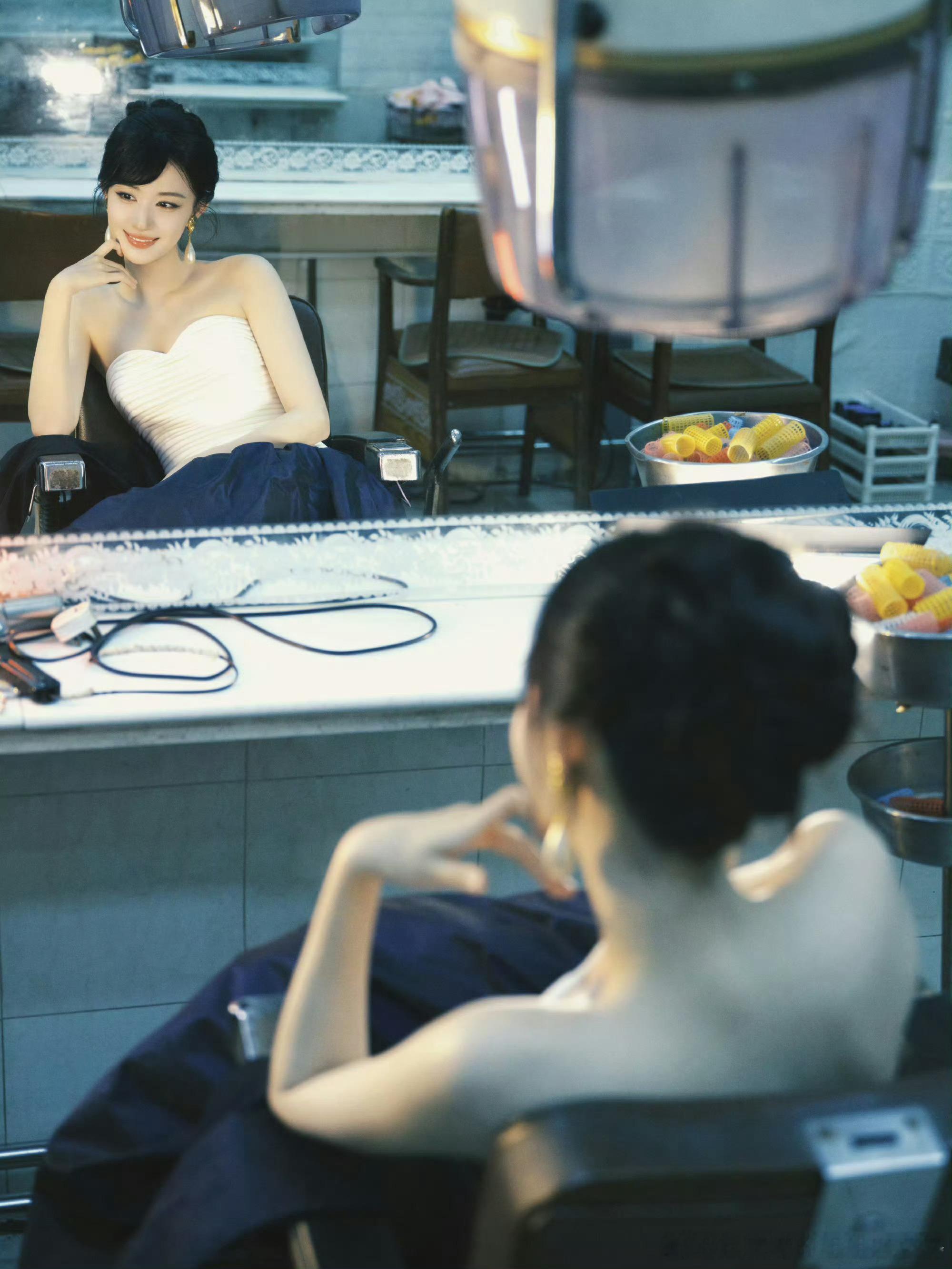 王楚然从南湘变成唐宛如了一直觉得她的长相是新生代大青花的代表。 