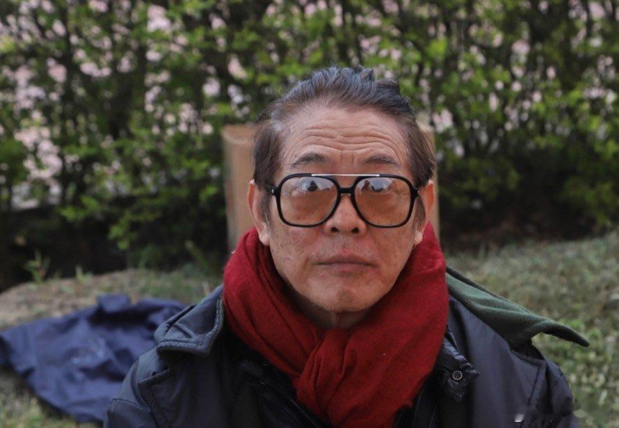 63岁的李连杰，看着比同龄人显老不少。 ​​​