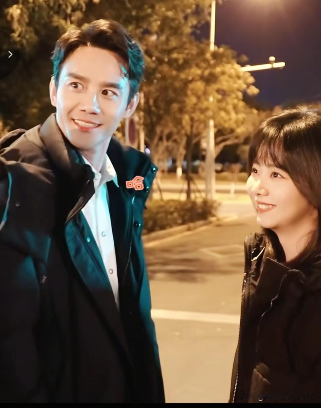 那轻轻的两下试探，是王凯藏在亲吻里的温柔，好会让人心动王凯西装雕塑感 明星 [心