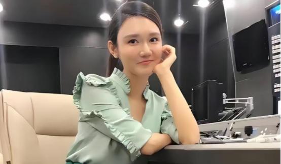 好奇查了下龙洋的出身，不查不知道，一查吓一跳，龙洋根本不是什么资源咖，她竟然只是