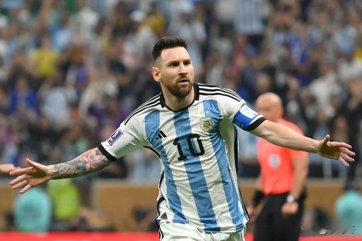 世界杯赛场上，点球决胜往往考验着球员的大心脏。纵观历史，谁是那个最稳的“点球刽子