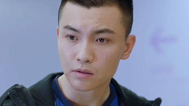 医生通过婴儿的眼皮发现一个惊天大秘密

挂号挂到自家人也太有节目了