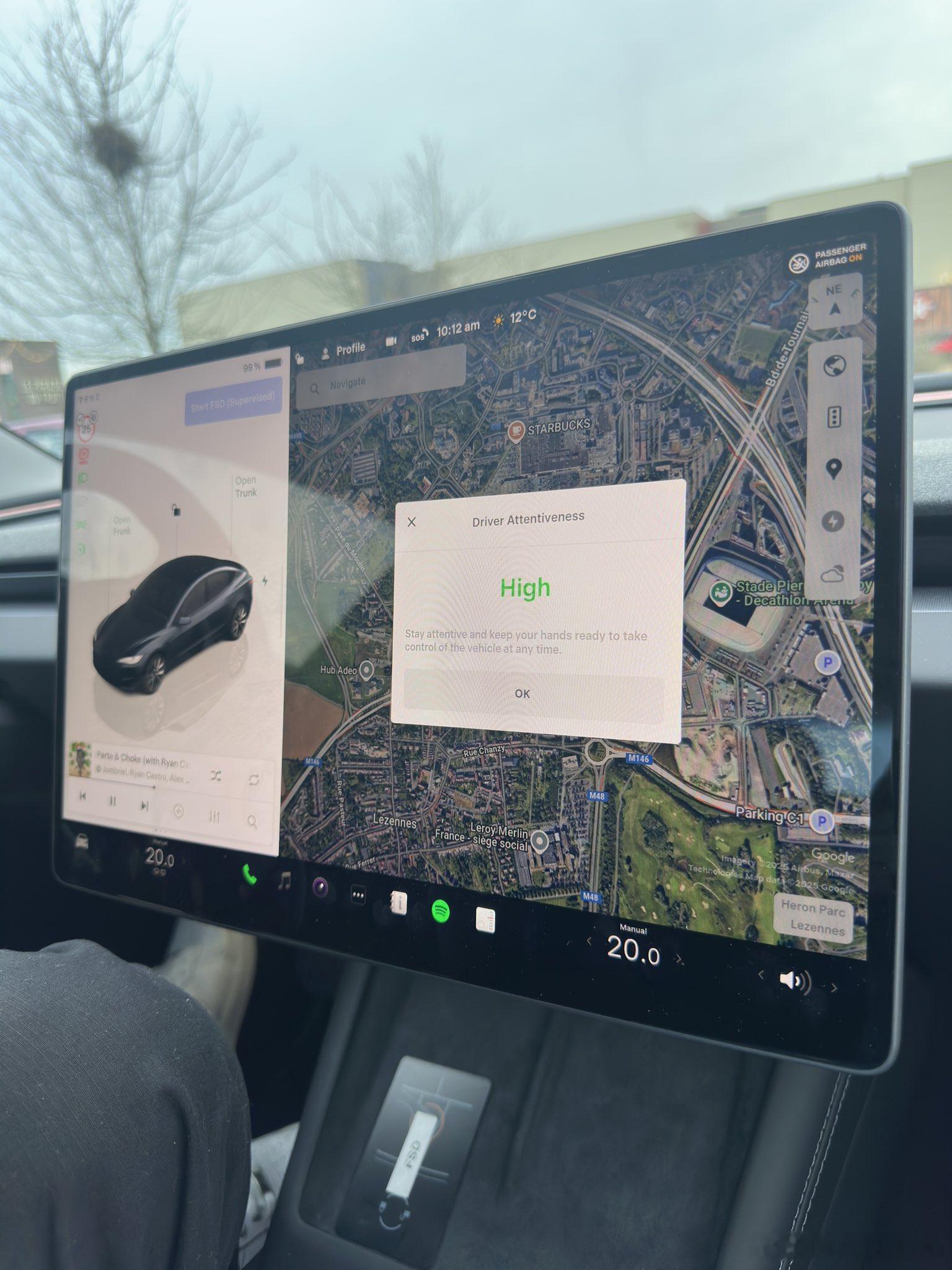 欧洲FSD在每次用完之后，都会对驾驶员注意力进行评分只不过不知道这玩意会不会影响